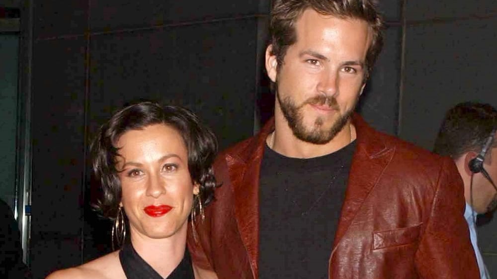 Alanis Morissette und Ryan Reynolds: Nach fünf Jahren Beziehung, drei davon verlobt, gaben die Sängerin und der Schauspieler 2007 ihre Trennung bekannt.