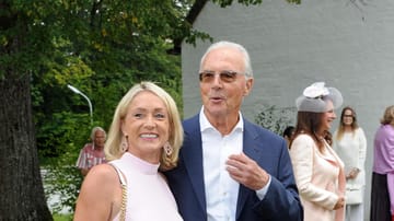 Kaiserliche Prominenz: Franz Beckenbauer und seine Frau Heidi.
