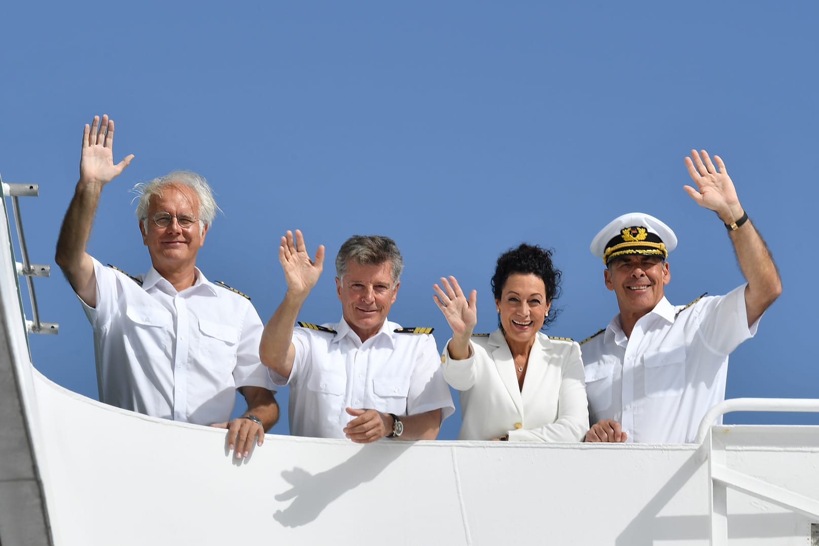 Seit fast 40 Jahren flimmert das "Traumschiff" bereits über die Bildschirme – immer mal wieder mit einer neuen Besatzung.
