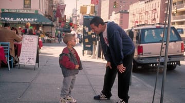 In der Vater-Sohn-Komödie "Big Daddy" spielt Adam Sandler die Hauptrolle. Die Rolle des kleinen Julian teilen sich die Zwillinge Cole und Dylan Sprouse.