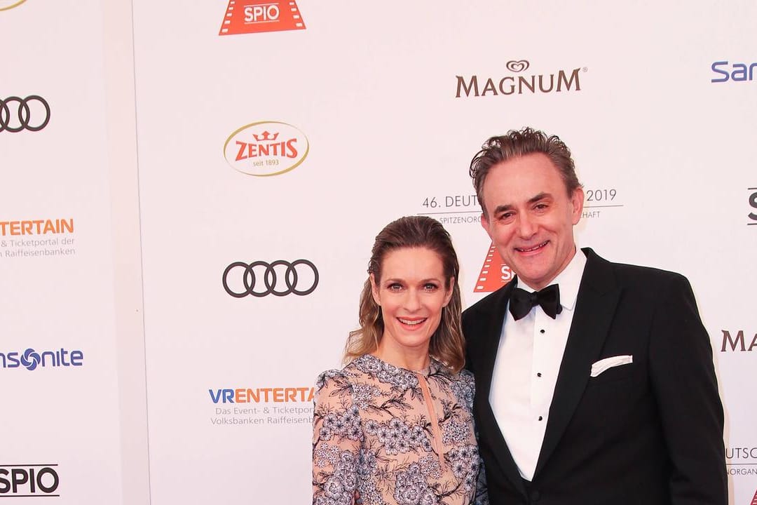 26. Januar 2019: Lisa Martinek mit Ehemann Giulio Ricciarelli beim 46. Deutschen Filmball.