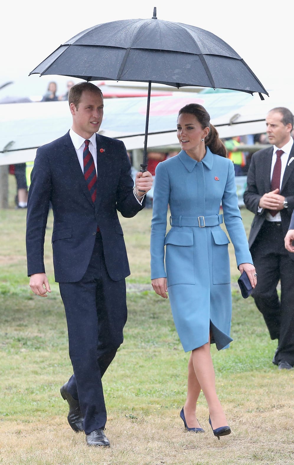 Prinz William und Herzogin Kate: Das erste Mal trug Kate den Mantel im April 2014 in Neuseeland.