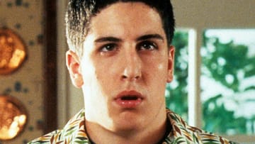 Jason Biggs übernahm die Hauptrolle der Teenie-Komödie. Der damals 21-Jährige spielte den unerfahren Jim.