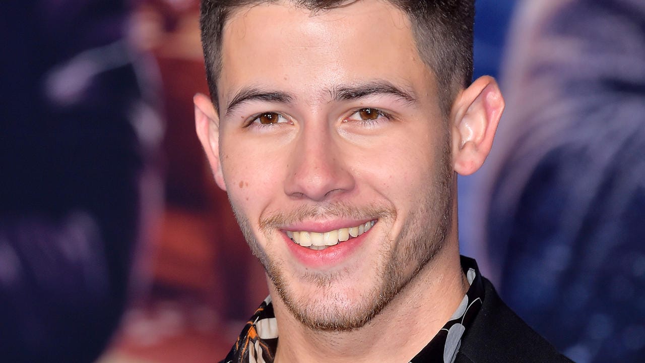 Nick Jonas: Der Sänger und Schauspieler ist eine Kämpfernatur. Der Ehemann von Schauspielerin Priyanka Chopra Jonas lebt schon lange mit Diabetes-Typ 1. Er machte seine Erkrankung 2007 öffentlich.