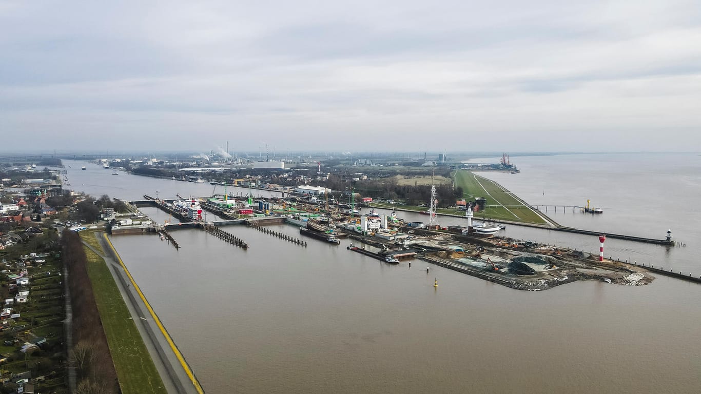 Hafen von Brunsbüttel: Hier soll eines der ersten deutschen Terminals für Flüssigerdgas (LNG) entstehen.