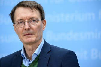 Karl Lauterbach: Der Gesundheitsminister soll laut NRW-Gesundheitsminister Karl-Josef Laumann zum Krankenhaus Köln-Holweide gelogen haben.