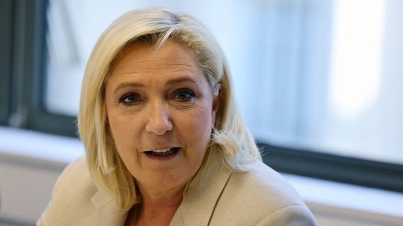 Marine Le Pen kann auf Unterstützer des Rechtsextremen Éric Zemmour und Stimmen einiger rechter Konservativer setzen, jedoch kaum aus dem Mitte-Links-Lager.