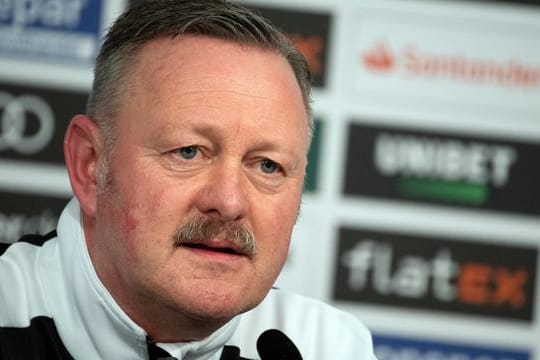 Will sich mit Gladbach-Coach Adi Hütter zusammensetzen: Sportdirektor Roland Virkus.