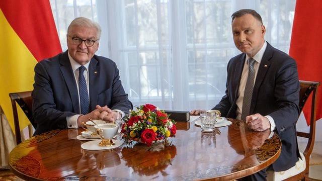 Bundespräsident Frank-Walter Steinmeier (l.