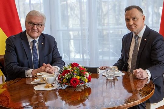 Bundespräsident Frank-Walter Steinmeier (l.