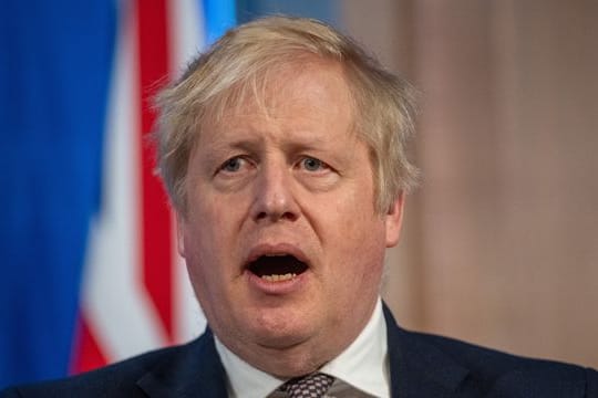 Boris Johnson muss nach der Affäre um verbotene Partys während des Corona-Lockdowns Strafe zahlen.