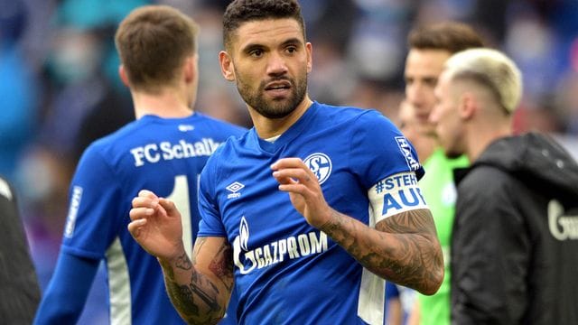 Steht vor dem wichtigen Spiel in Darmstadt vor der Rückkehr auf den Platz: Schalkes Victor Pálsson.