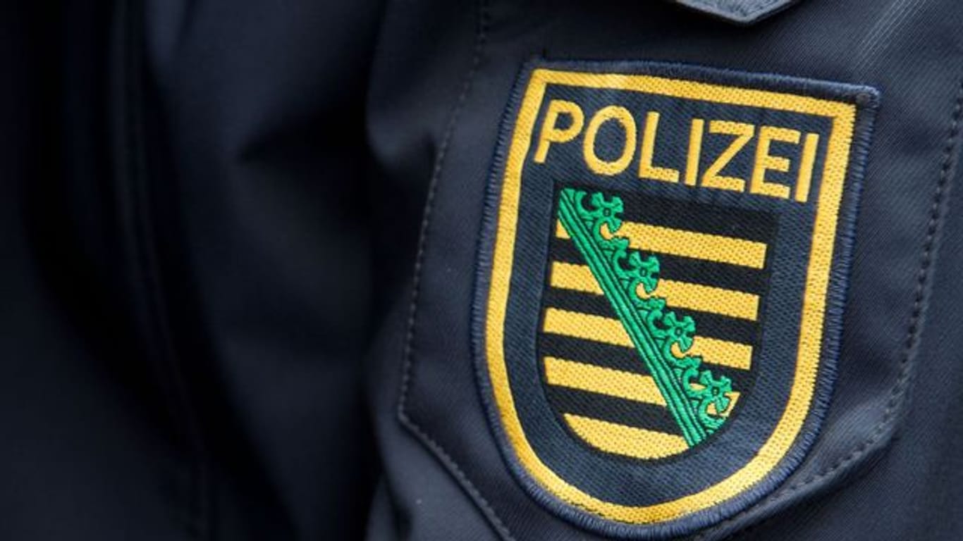 Empörung beim Innenminsiter: Das Verhalten der MEK-Beamten in Leipzig sei unentschuldbar und habe in der sächsischen Polizei nichts zu suchen.