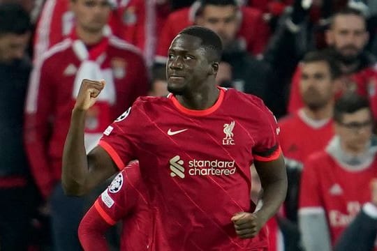 Liverpools Ibrahima Konate feiert sein Tor zum 1:0 gegen Benfica Lissabon.