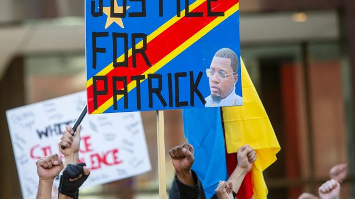 Aktivisten demonstrieren in Grand Rapids im US-Bundestaat Michigan für Patrick Lyoya.