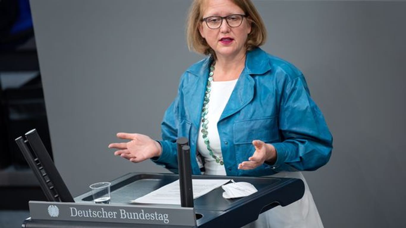 Die Grünen-Politikerin Lisa Paus soll die Nachfolge der zurückgetretenen Familienministerin Anne Spiegel antreten.