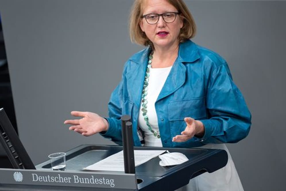 Die Grünen-Politikerin Lisa Paus soll die Nachfolge der zurückgetretenen Familienministerin Anne Spiegel antreten.