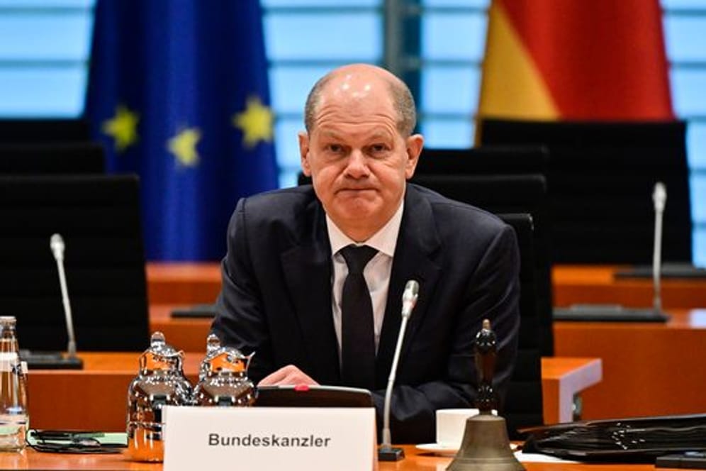 Bundeskanzler Olaf Scholz (SPD) wird von Politikern der Ampel-Koalition kritisiert.