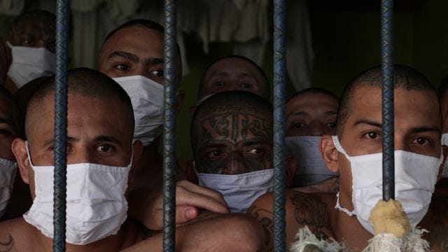 Im Rahmen eines sogenannten Krieges gegen Banden sind laut Aussagen der Polizei im April 2022 inzwischen gut 11. Im Rahmen eines sogenannten Krieges gegen Banden sind laut Aussagen der Polizei im April 2022 inzwischen gut 11.