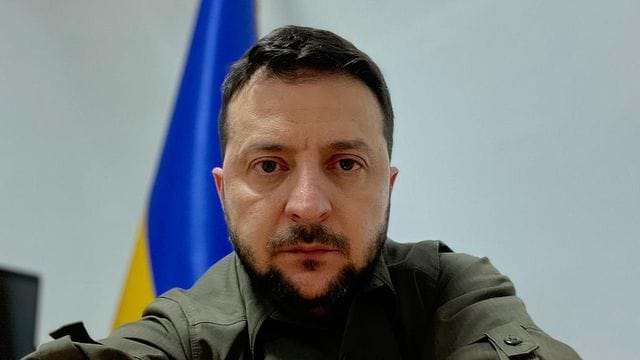Der ukrainische Präsident Wolodymyr Selenskyj während einer Videobotschaft. Der ukrainische Präsident Wolodymyr Selenskyj während einer Videobotschaft.