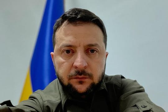 Der ukrainische Präsident Wolodymyr Selenskyj während einer Videobotschaft.