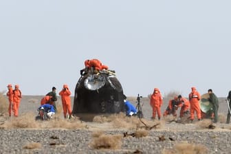 Die Rückkehrkapsel des bemannten Raumschiffs "Shenzhou 13" ist sicher gelandet.