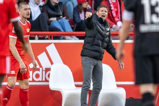 Nahm seine Spieler nach der Niederlage bei Union Berlin in Schutz: Eintracht-Coach Oliver Glasner.