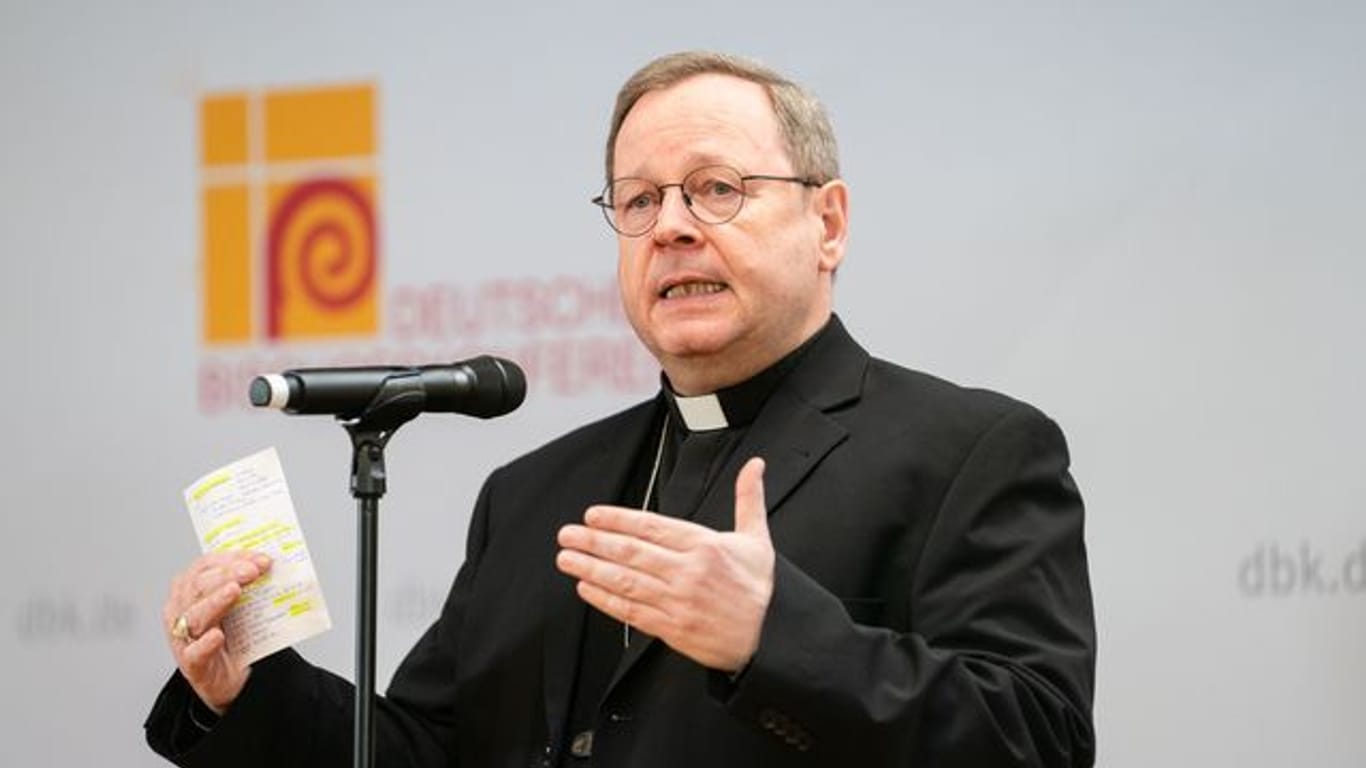 Fordert offen über Macht und Machtmissbrauch in der Kirche zu sprechen: Georg Bätzing.