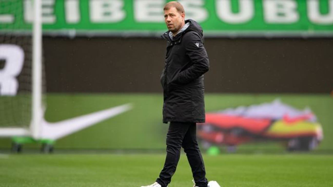 Arminia Bielefeld hat sich vier Spieltage vor Saisonende von Trainer Frank Kramer getrennt.