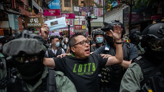 Tam Tak-chi wurde angelastet, den demokratischen Slogan "Befreit Hongkong, Revolution unserer Zeit" oder "korrupte Polizisten" sollten "zur Hölle gehen" gerufen zu haben (Archivbild).