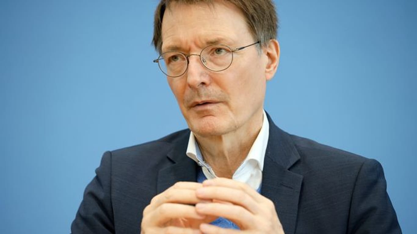 Bundesgesundheitsminister Karl Lauterbach soll im Fokus von Extremisten gestanden haben.