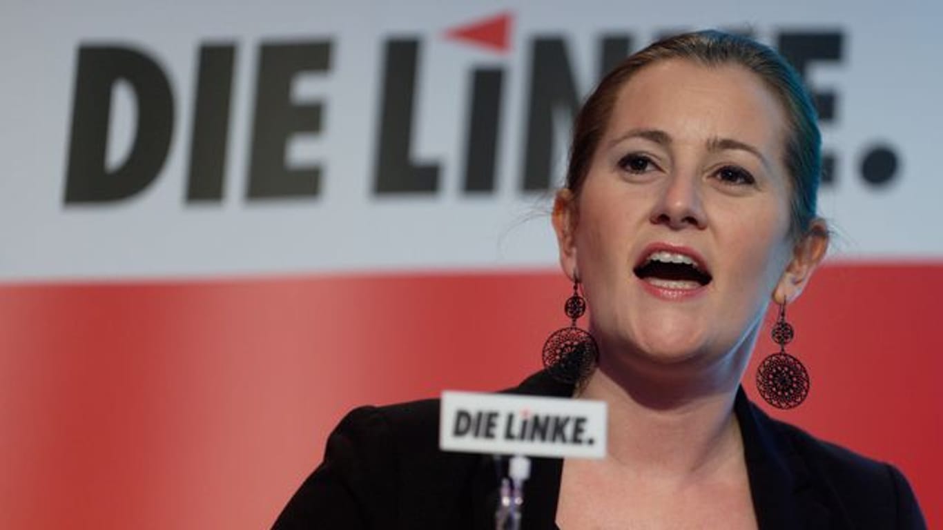 Die Bundesvorsitzende Janine Wissler spricht bei einer Delegiertenversammlung der Linken in Nordrhein-Westfalen.