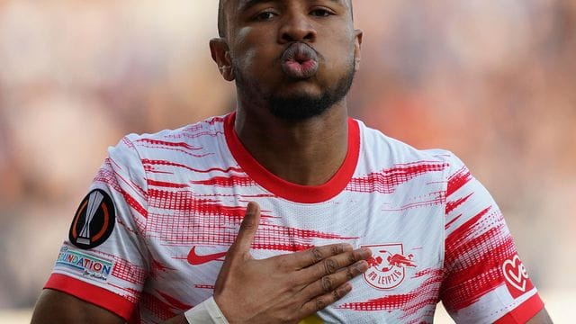 Hat mit starken Leistungen das Interesse von europäischen Top-Clubs auf sich gezogen: Christopher Nkunku jubelt nach einem Tor.