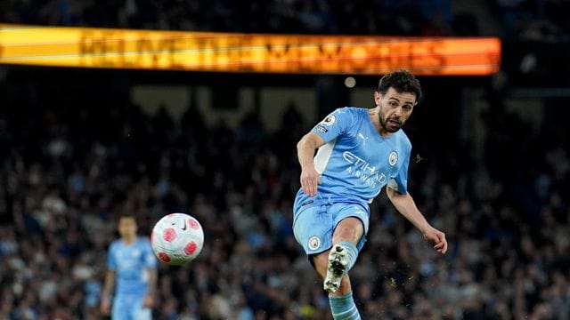 Bernardo Silva von Manchester City trifft zum 3:0 gegen Brighton & Hove Albion. Bernardo Silva von Manchester City trifft zum 3:0 gegen Brighton & Hove Albion.
