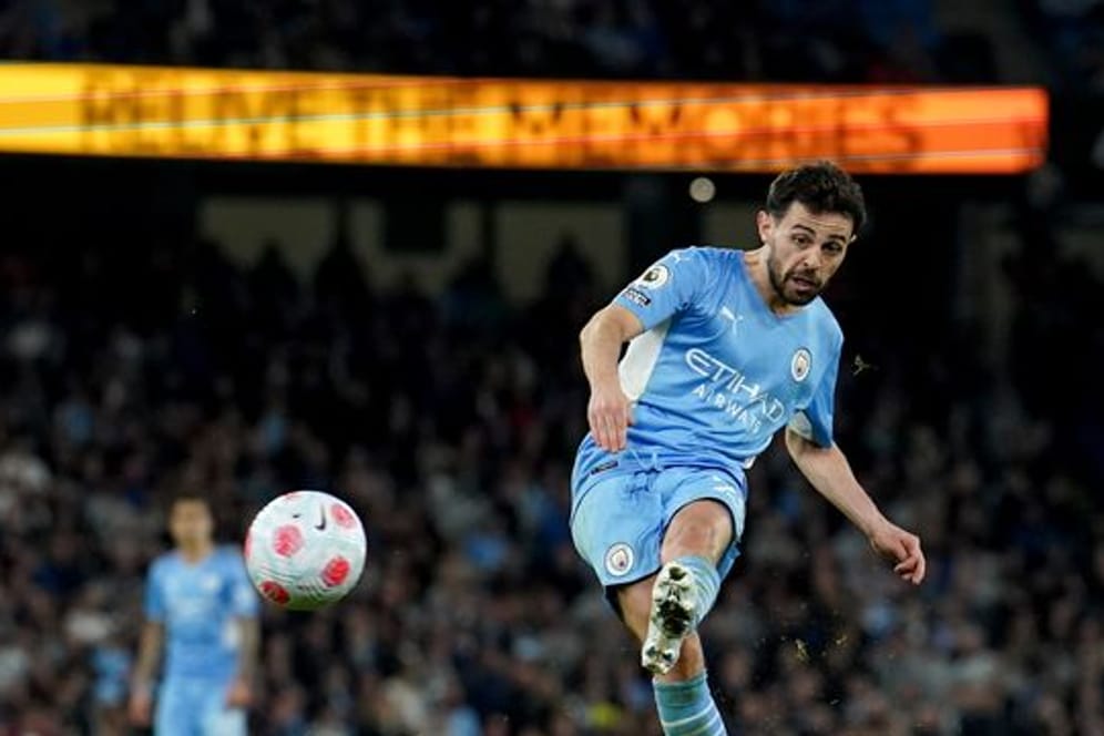 Bernardo Silva von Manchester City trifft zum 3:0 gegen Brighton & Hove Albion.