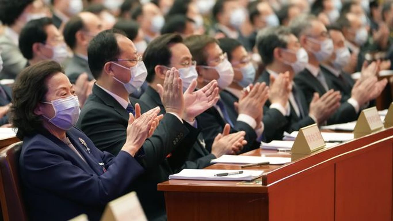 Mitglieder des Nationalen Volkskongresses in Peking (Symbolbild).