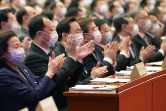 Mitglieder des Nationalen Volkskongresses in Peking (Symbolbild).
