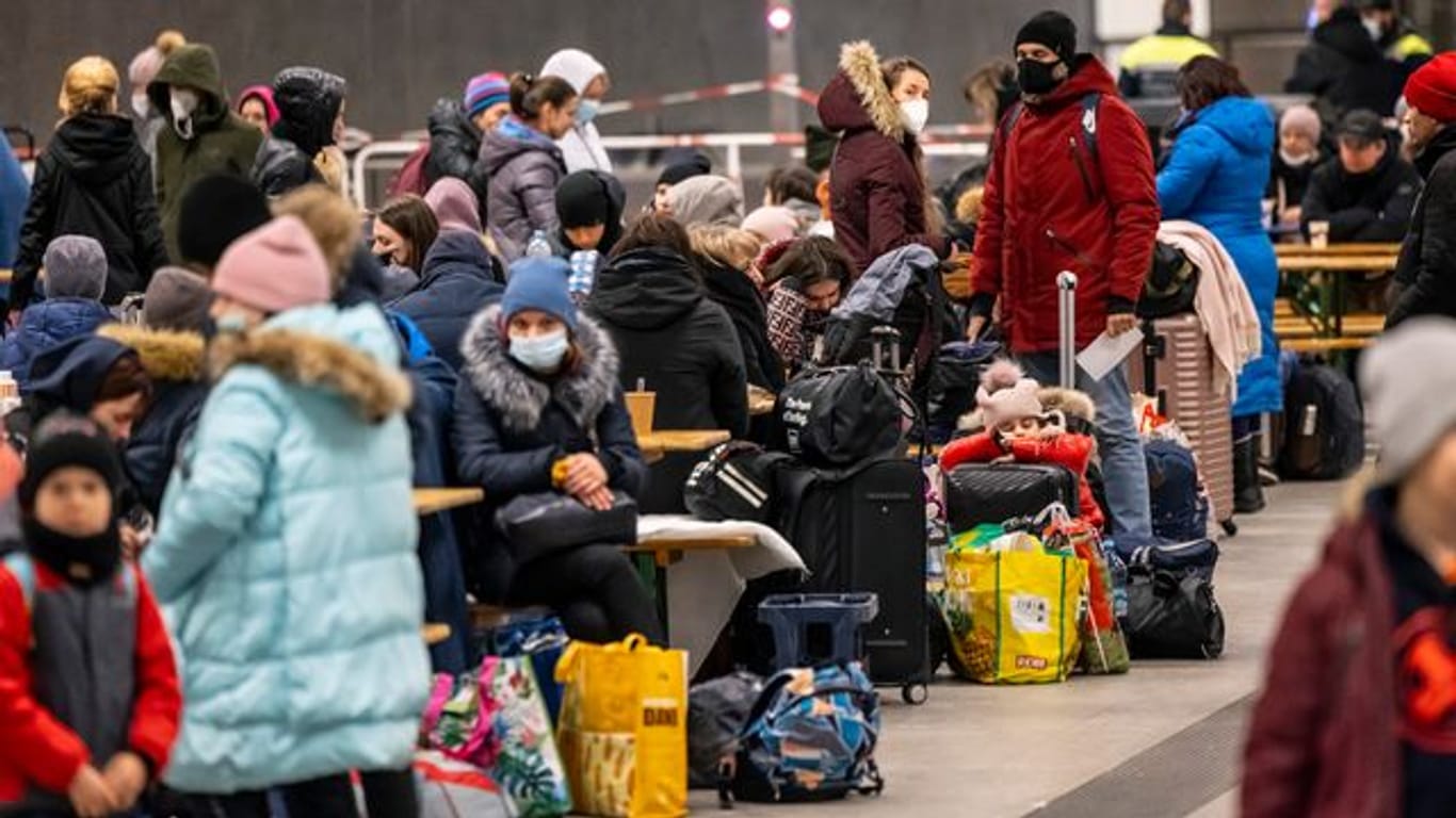 Anlaufstelle für Flüchtlinge aus der Ukraine auf dem Berliner Hauptbahnhof.