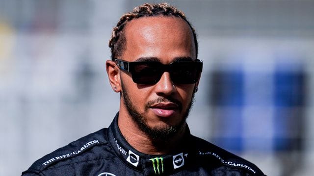 Beteiligt sich als Investor an einem Konsortium, das den FC Chelsea übernehmen will: Formel-1-Pilot Lewis Hamilton.