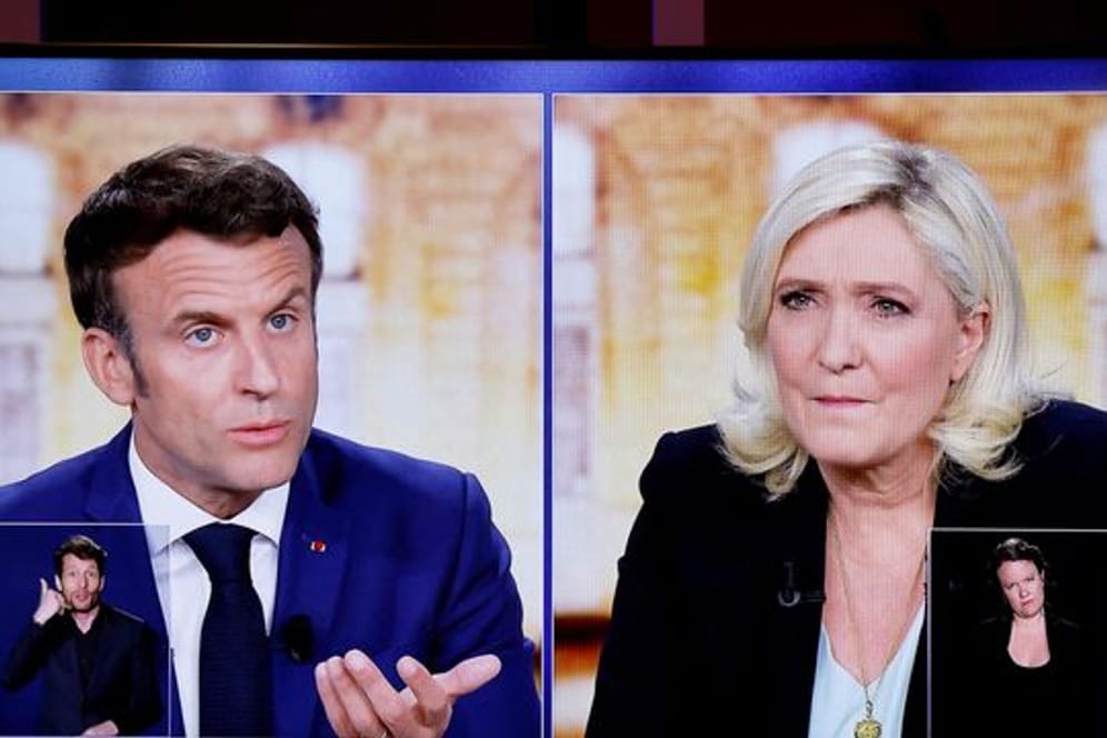 Bei der zweiten Runde der französischen Präsidentschaftswahl treten der proeuropäische Mitte-Politiker und Amtsinhaber Macron und die rechtsnationale Le Pen gegeneinander an.