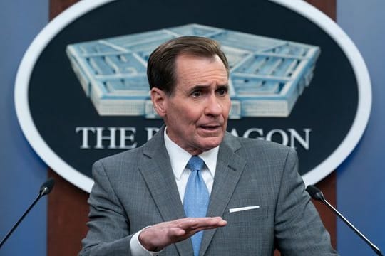 Kann eine neue Drohne den Ukrainern helfen? Pentagon-Sprecher John Kirby sieht großes Potenzial.