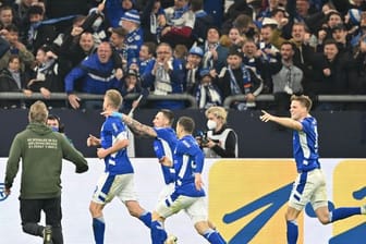 Der FC Schalke 04 führt die 2.