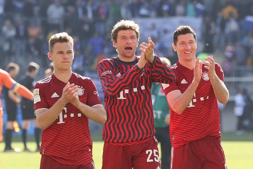 Steht vor seiner elften deutschen Meisterschaft: Bayern-Urgestein Thomas Müller (M).