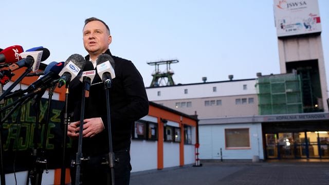 Polens Präsident Andrzej Duda rechnet mit Todesopfern beim Bergbauunglück. Polens Präsident Andrzej Duda rechnet mit Todesopfern beim Bergbauunglück.
