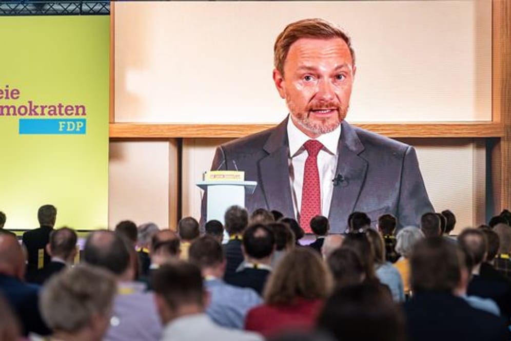 FDP-Bundesvorsitzender Christian Lindner spricht beim FDP-Bundesparteitag, digital aus Washington zugeschaltet.