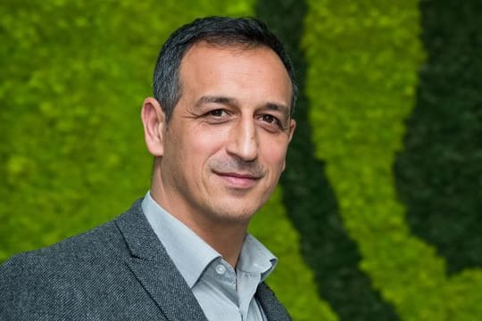 Der Sportdirektor des Fußball-Bundesligisten SpVgg Greuther Fürth: Rachid Azzouzi.