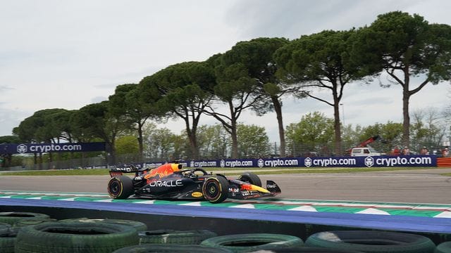 Max Verstappen setzte sich beim Sprintrennen in Imola durch.