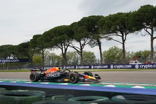 Max Verstappen setzte sich beim Sprintrennen in Imola durch.