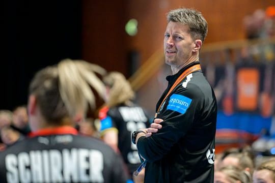 Bundestrainer Markus Gaugisch musste mit den DHB-Frauen im Test gegen die Niederlande eine Niederlage hinnehmen.