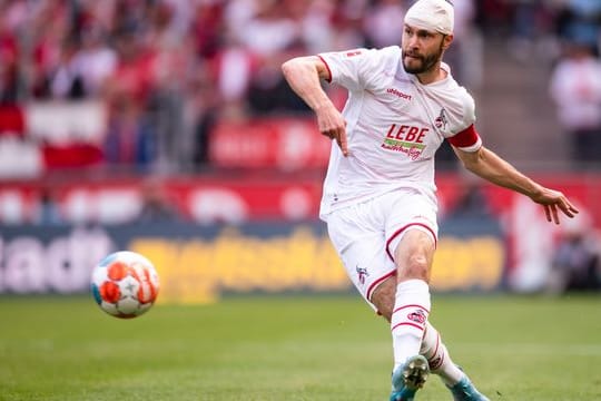 Kölns Jonas Hector kehrte nach seiner Verletzung gegen Bielefeld zunächst aufs Spielfeld zurück.